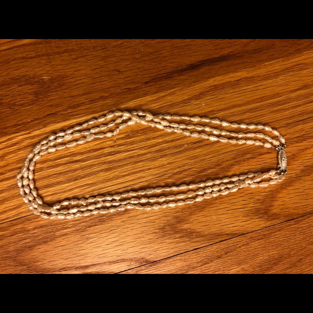 3 strand pearl necklace